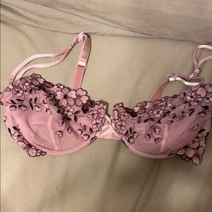 Victoria’s Secret lace embroidered Demi bra 36c